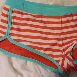 Reversible swim shorts